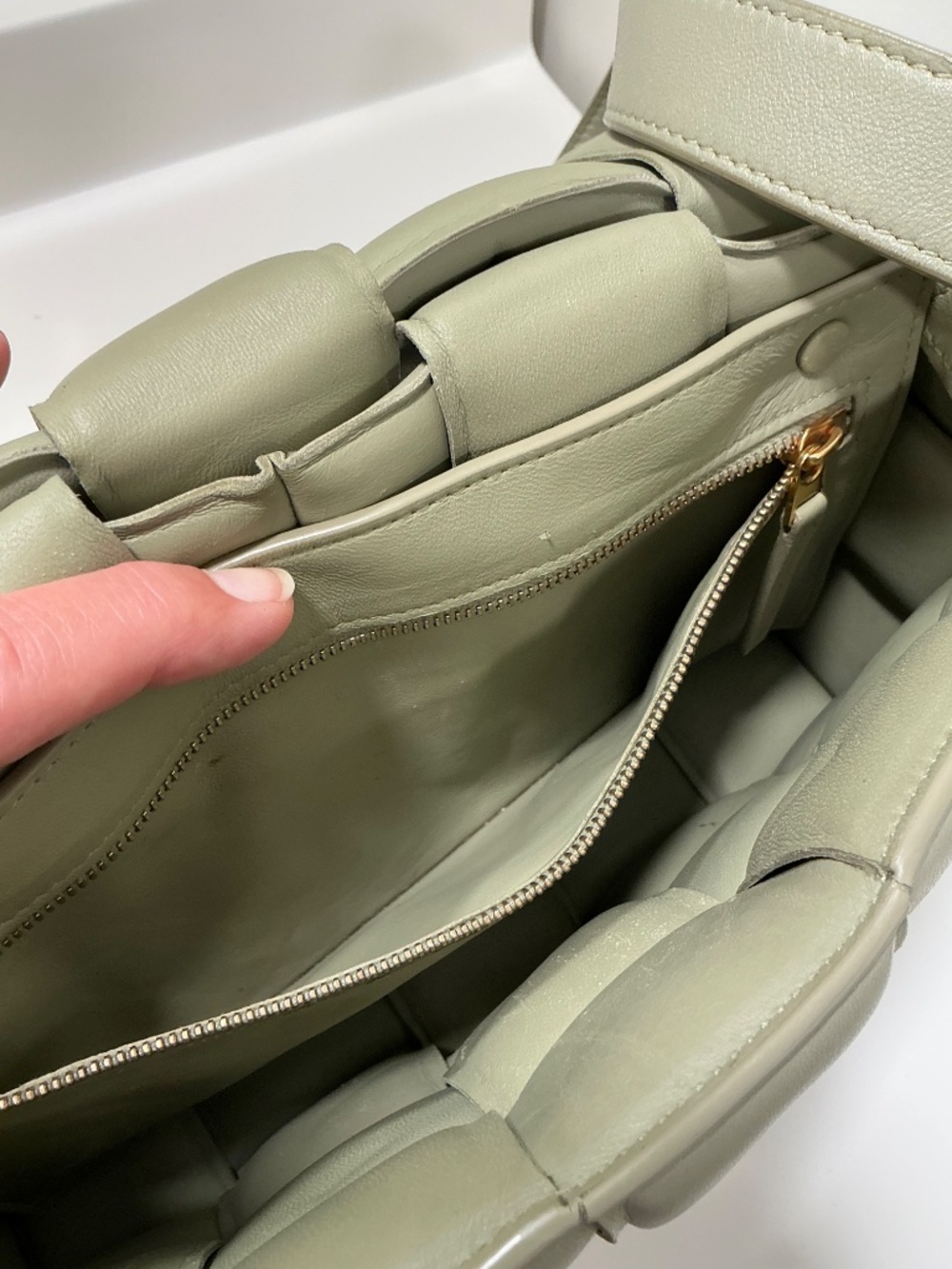 Bottega Venetta Padded Cassette Bag Sage green - Picture 8 of 13